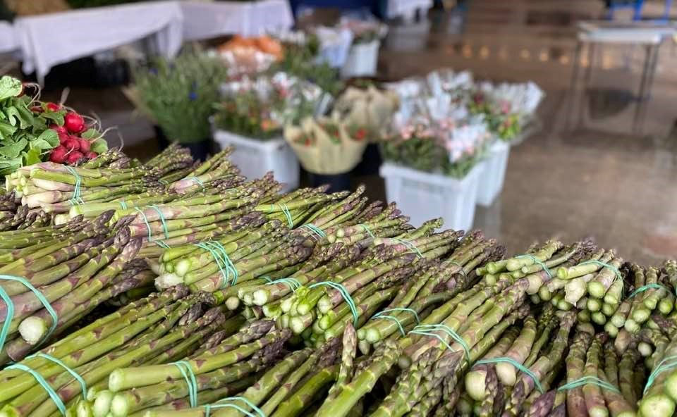 Asparagus at farmers market