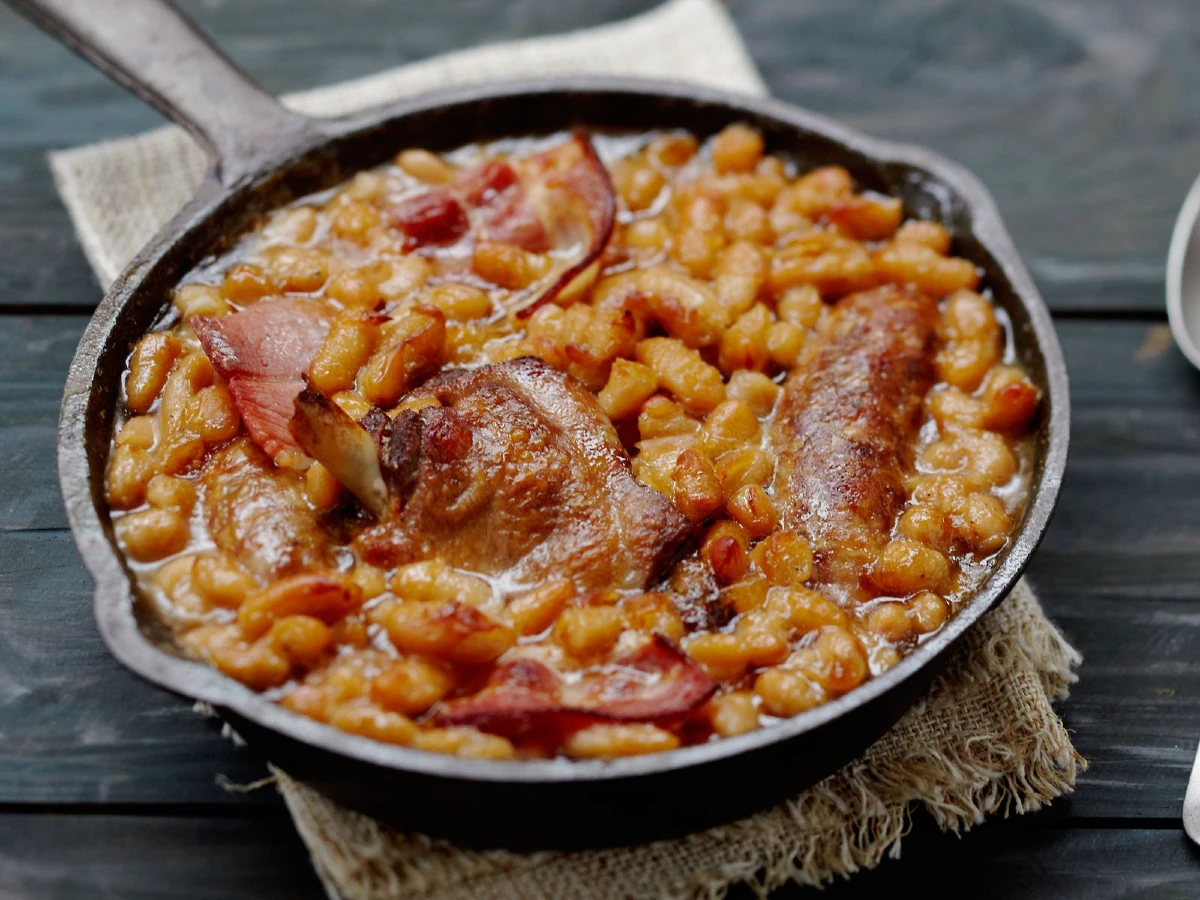 Iron skillet with a French cassoulet.