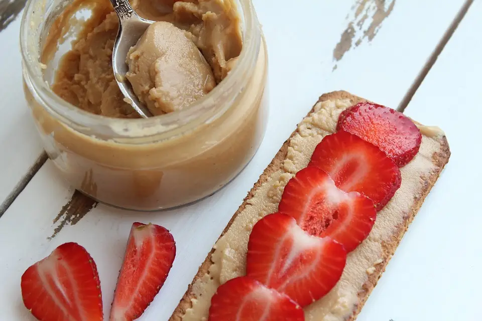 peanut butter and strawberries on bread