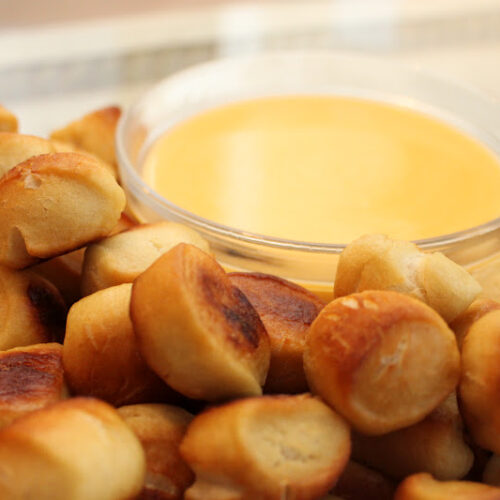 pretzel bites with cheese sauce