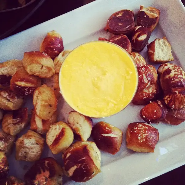 pretzel bites with cheese sauce