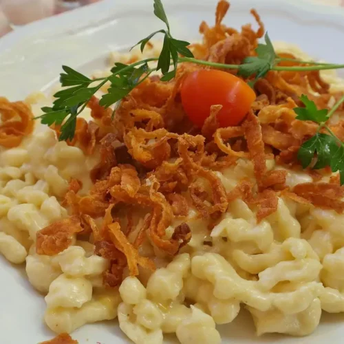 spaetzle with frizzled onions