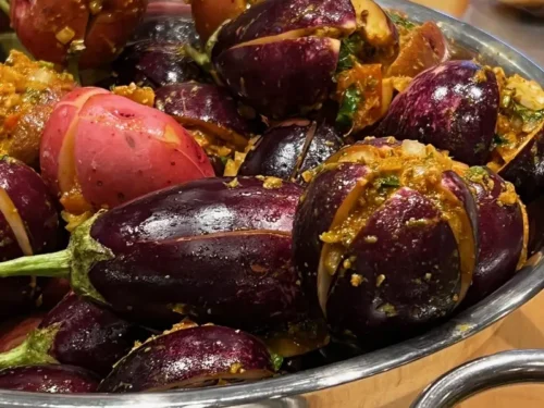 Havejia, Stuffed Eggplant & Potato Curry