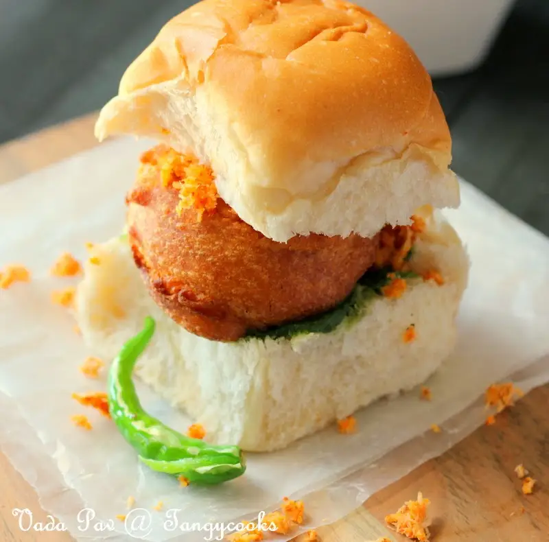 indian snack sandwich vada pav
